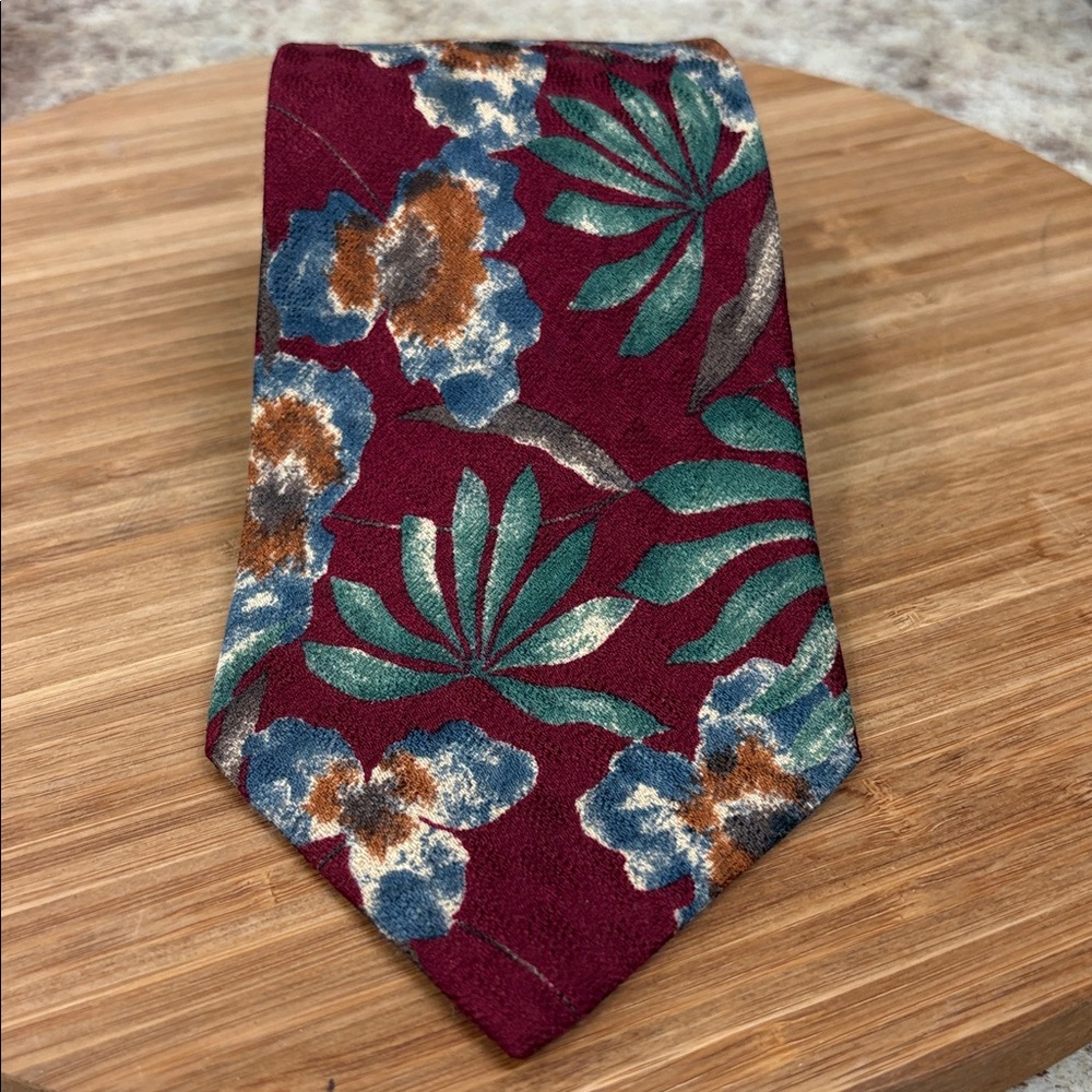 Polo by Ralph Lauren Men's Floral Burgundy all silk hand made tie